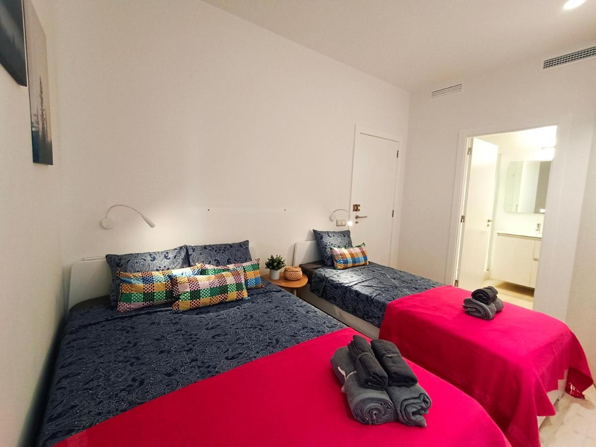 By Plaza Universidad Rooms Barcelona Eksteriør billede